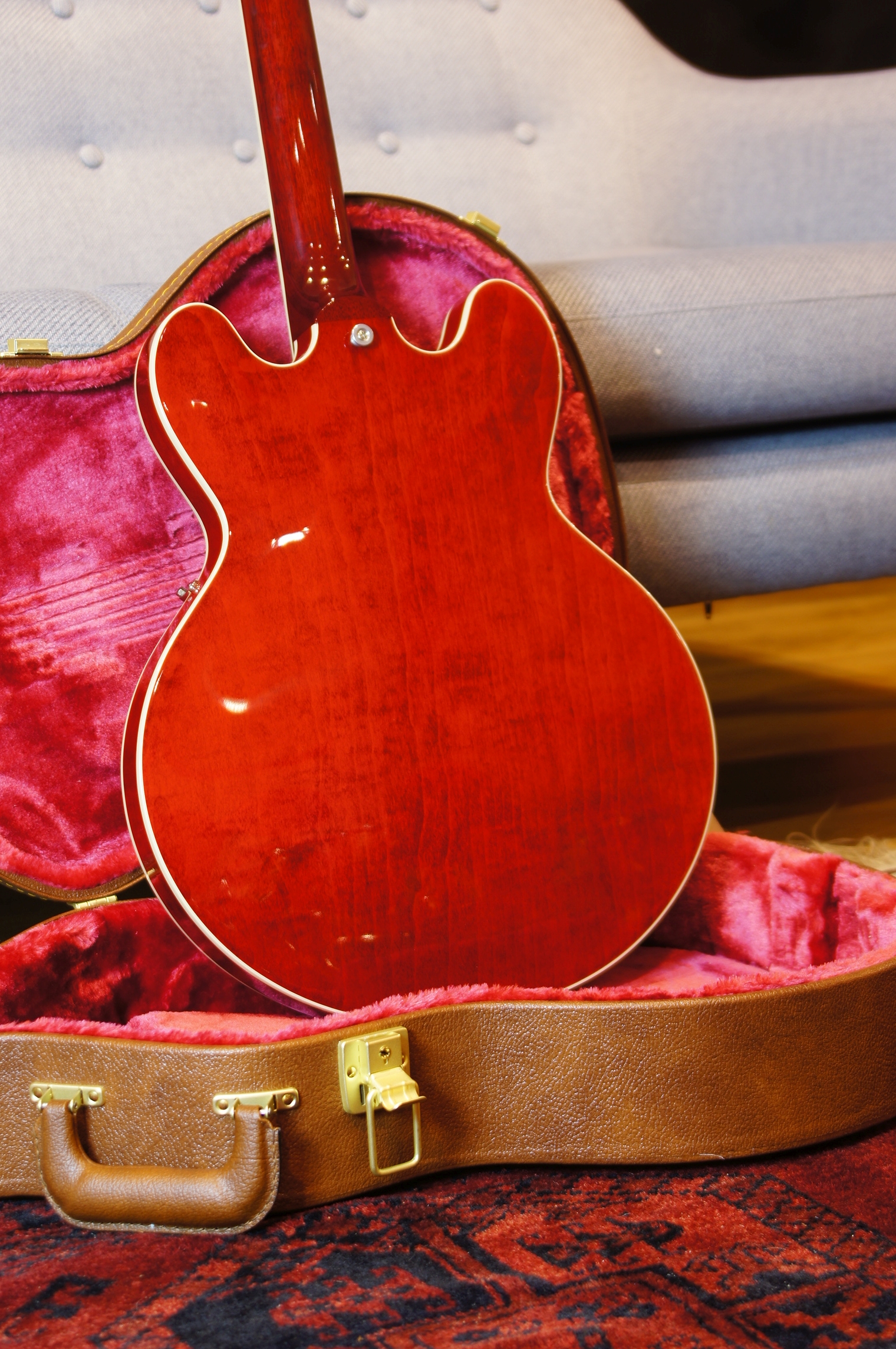 Gibson ES-335 DOT Sixties Cherry