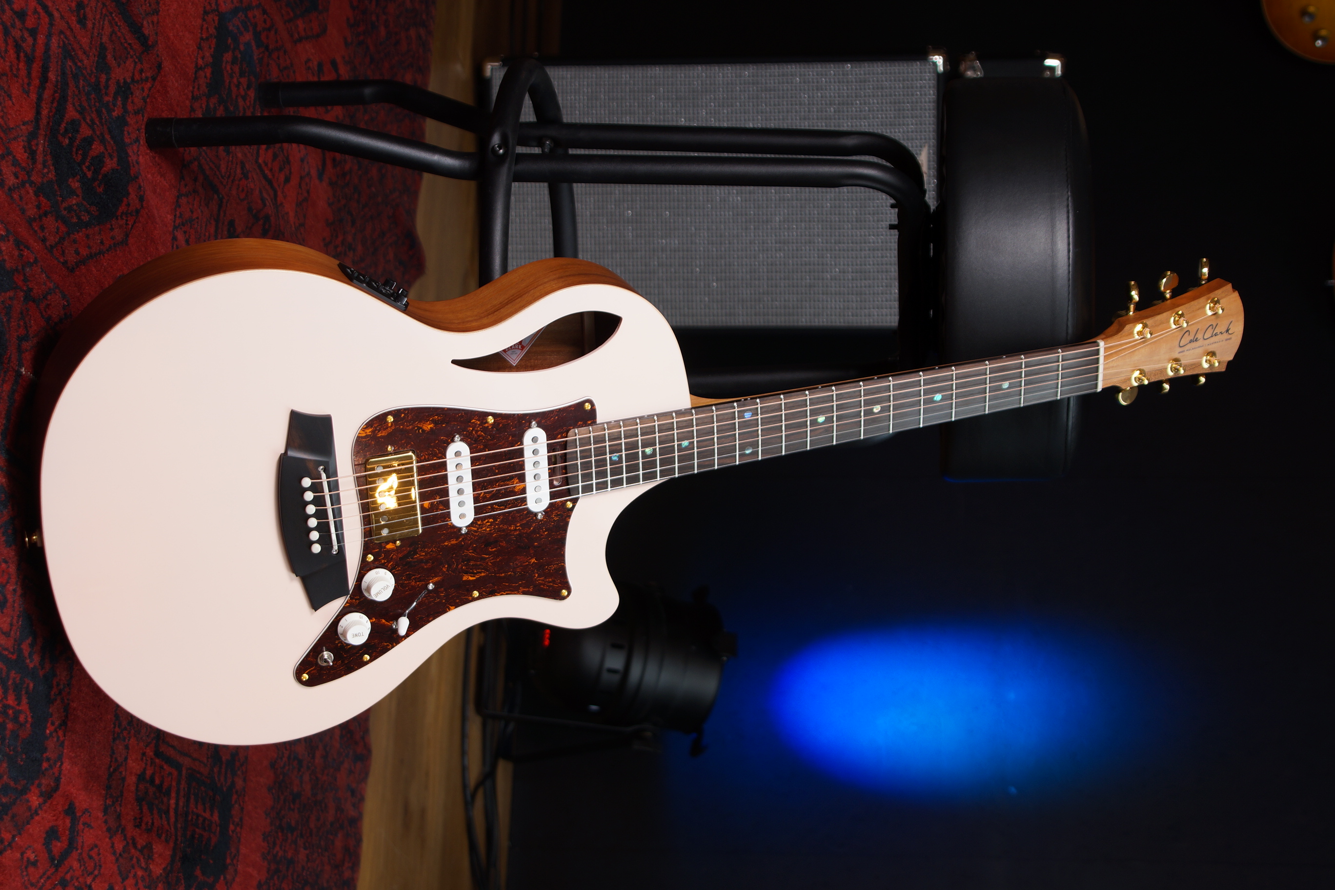 Cole Clark True Hybrid Thin - TL2EC-BLBL-HSS-PNK