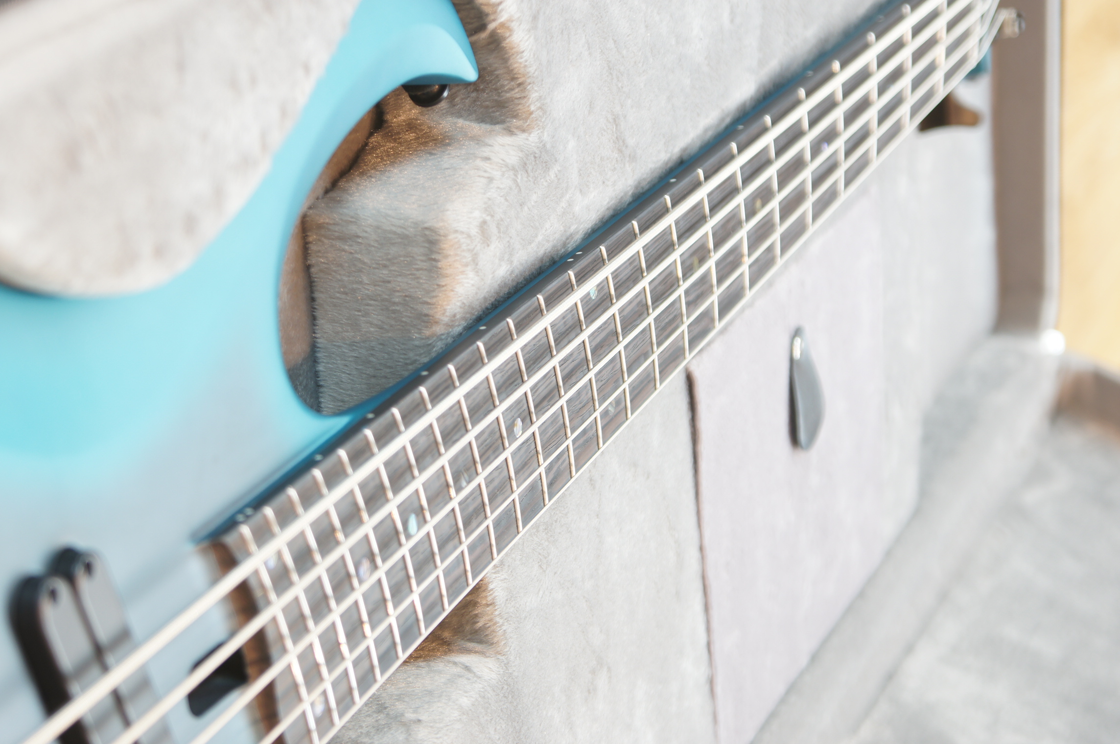 IBANEZ BTB 605 MSCE Bass Workshop 5-Str. Cerulean Aura Burst Matte, incl. Case - B-Stock