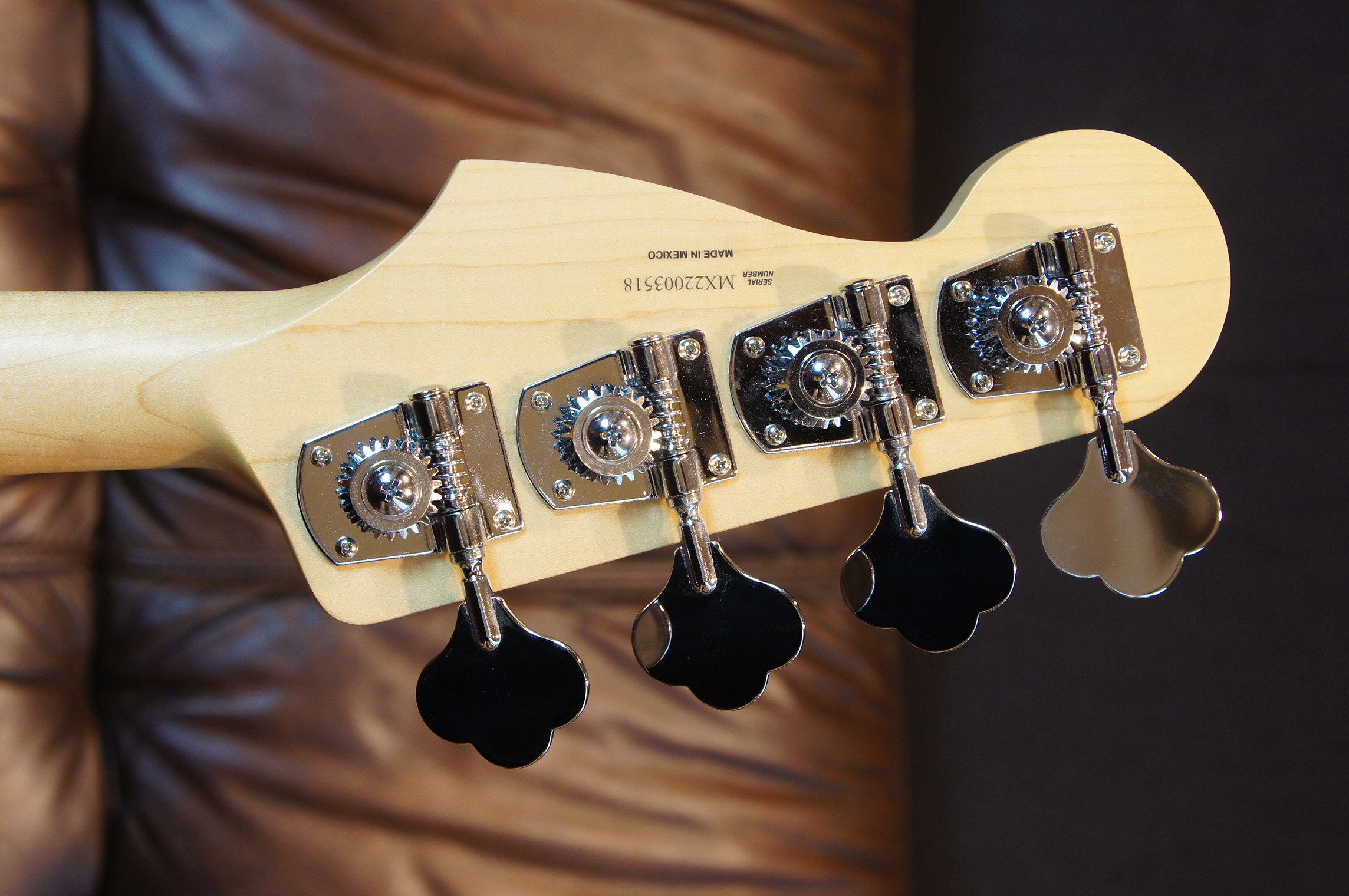 Fender Player Series Jazz Bass MN 3-color Sunburst