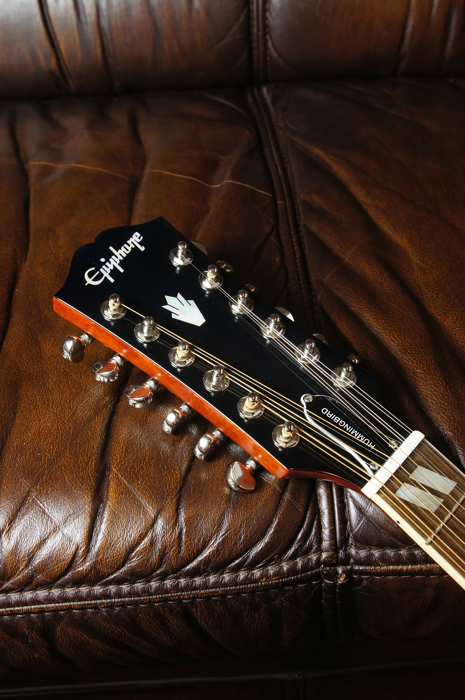 Epiphone inspired by Gibson Hummingbird 12-String Aged Cherry Sunburst Gloss vollmssiv