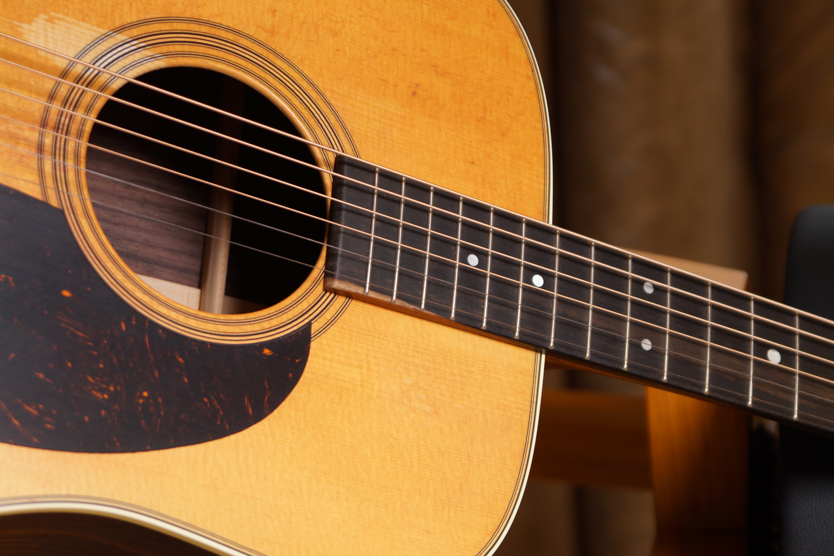 Martin D-28 Street Legend