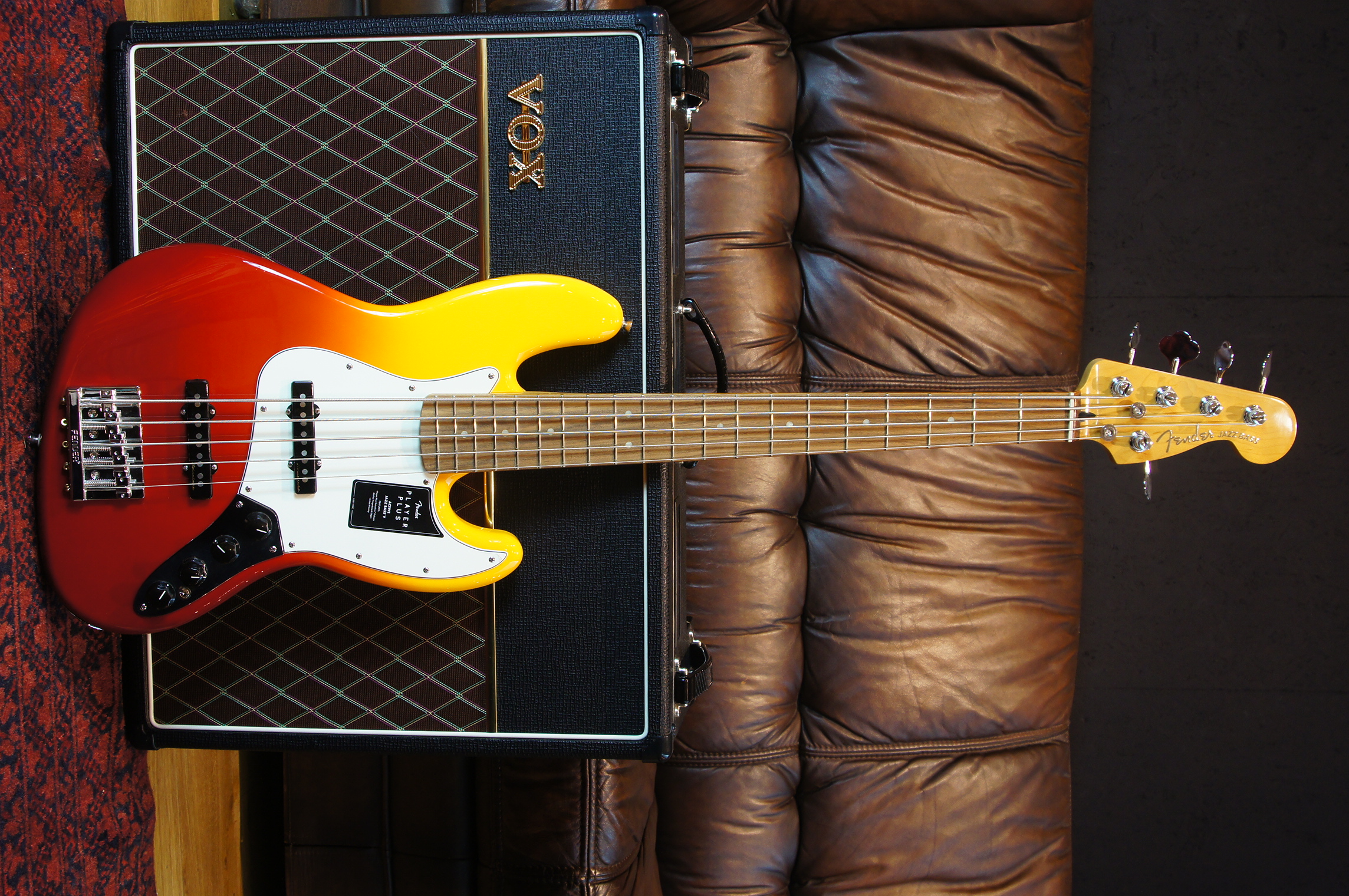 Fender Player Plus Jazz Bass V, Pau Ferro Fingerboard, Tequila Sunrise
