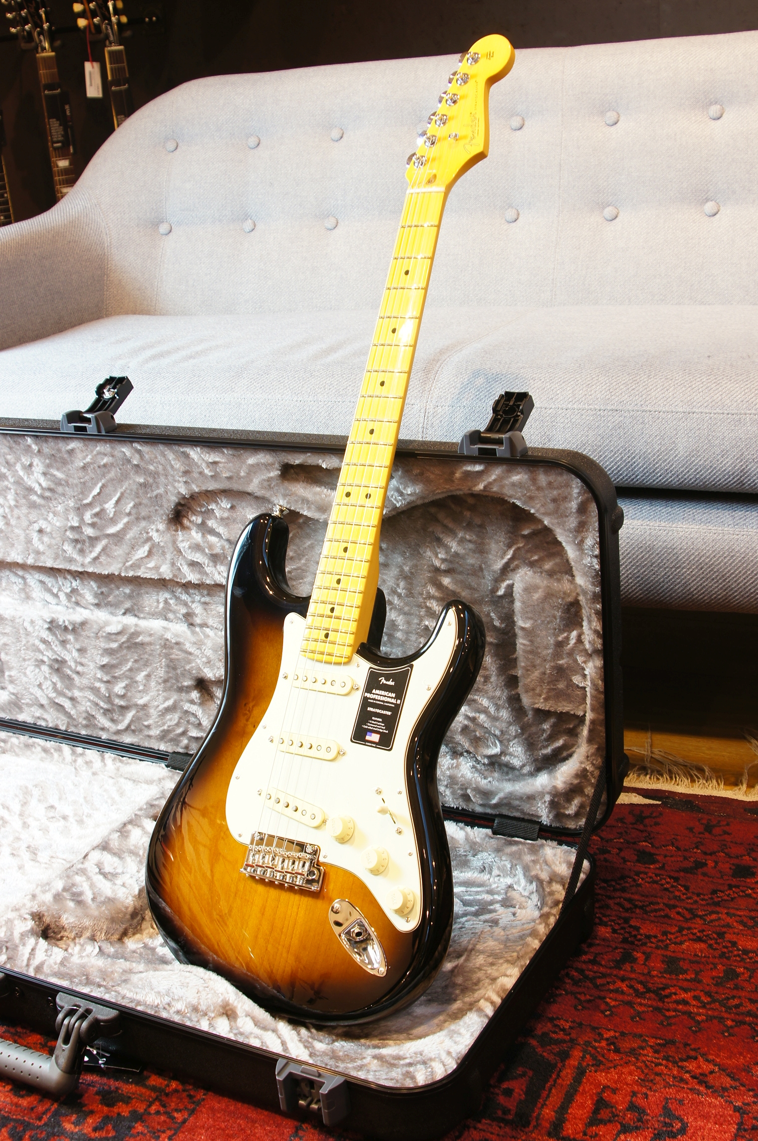 Fender American Professional II Stratocaster®, Anniversary 2-Color MN