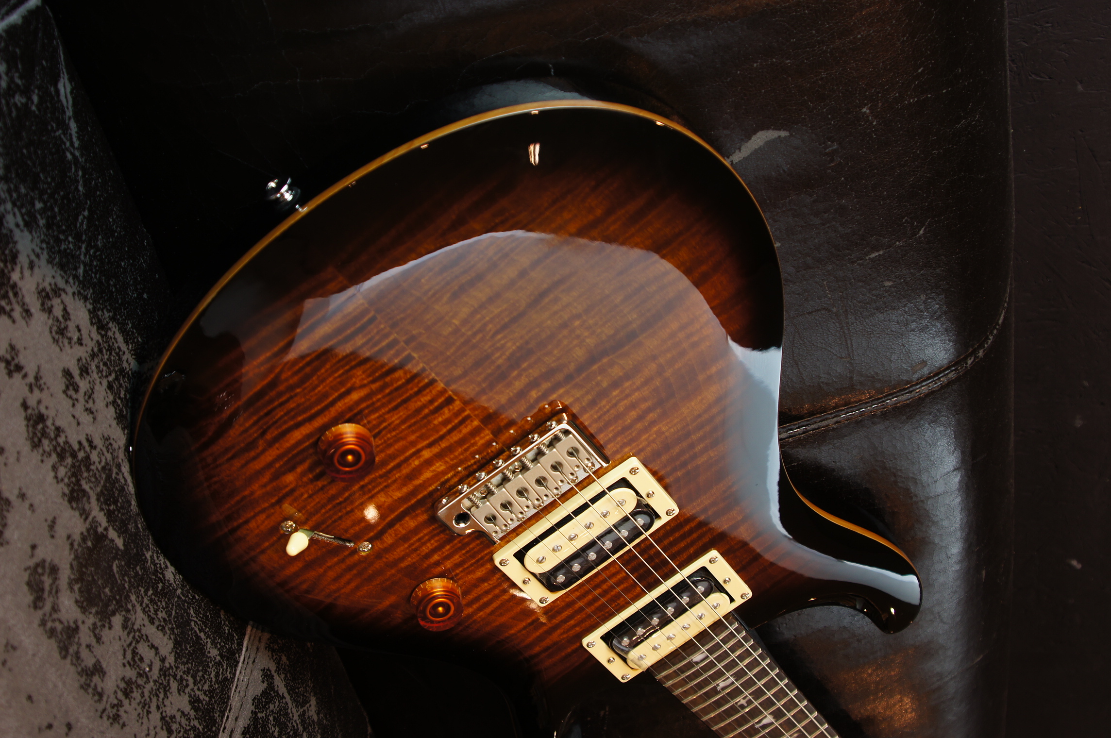 PRS SE Custom 24 - Black Gold Burst