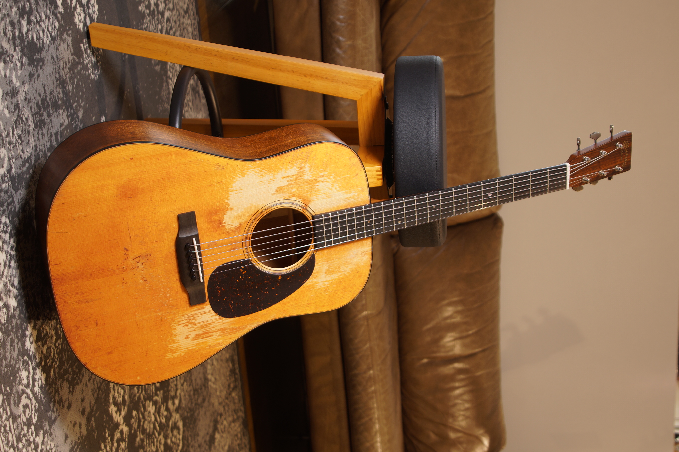 Martin D-18 Street Legend