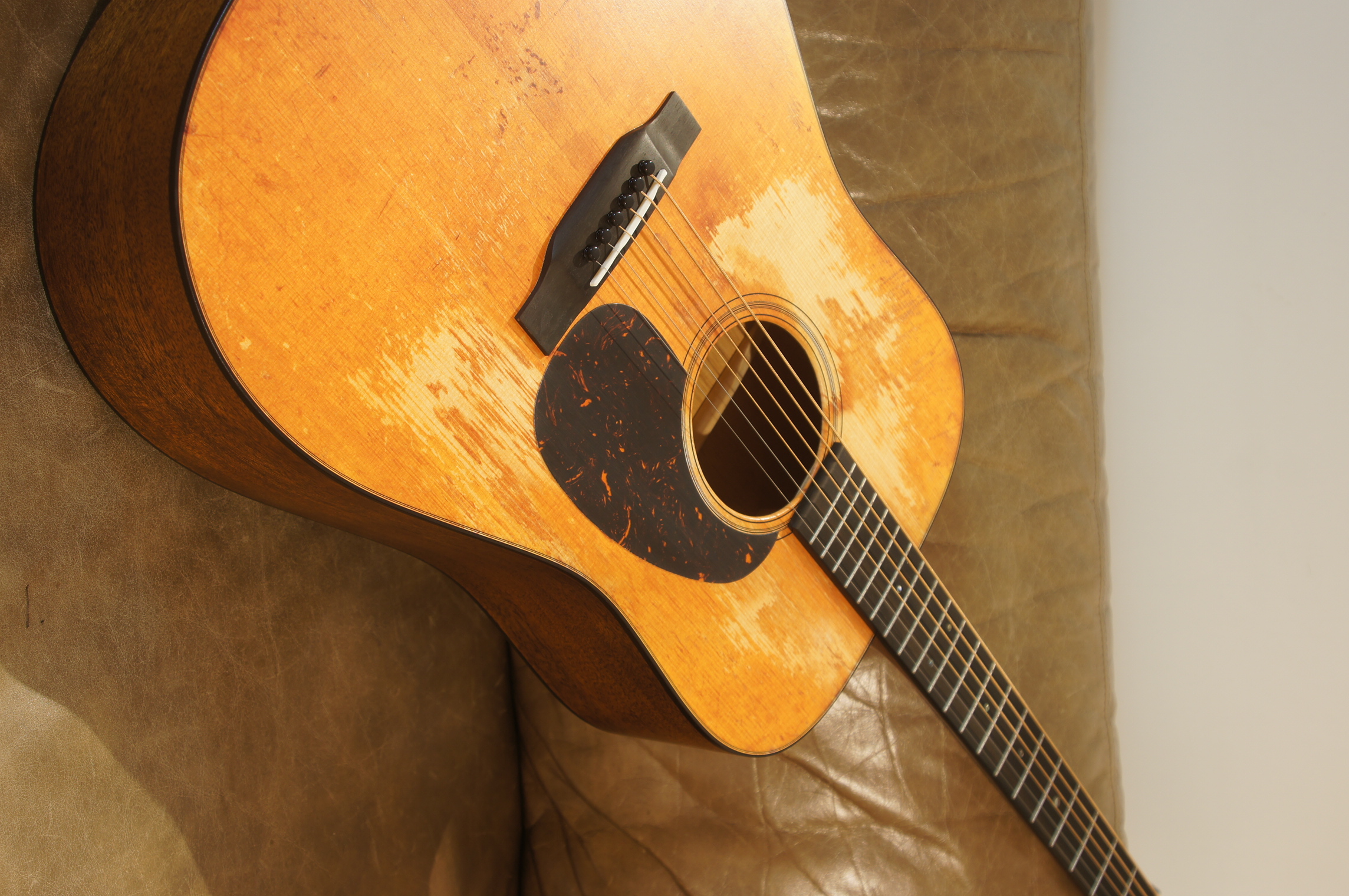 Martin D-18 Street Legend