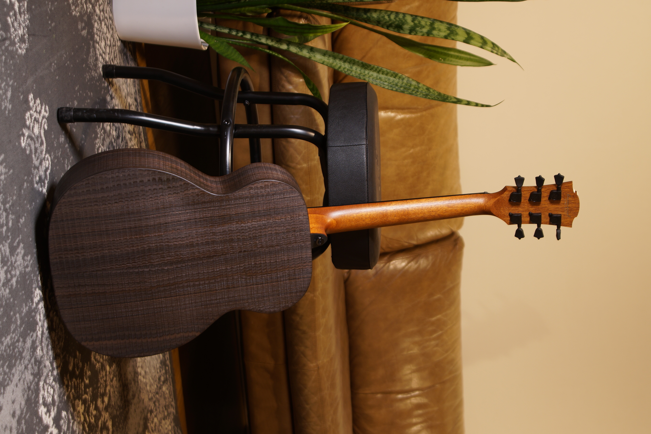 LÂG - GLA SAUVAGE-TE Travelgitarre