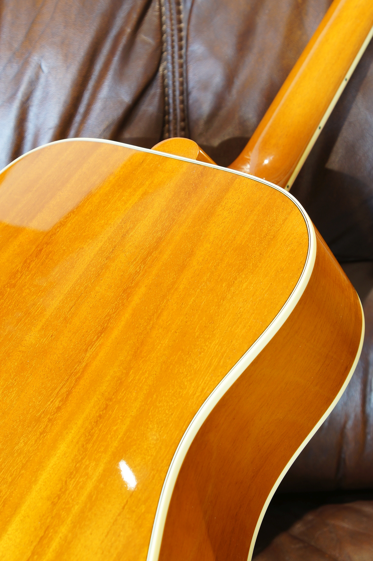 Gibson Hummingbird Original Heritage Cherry Sunburst