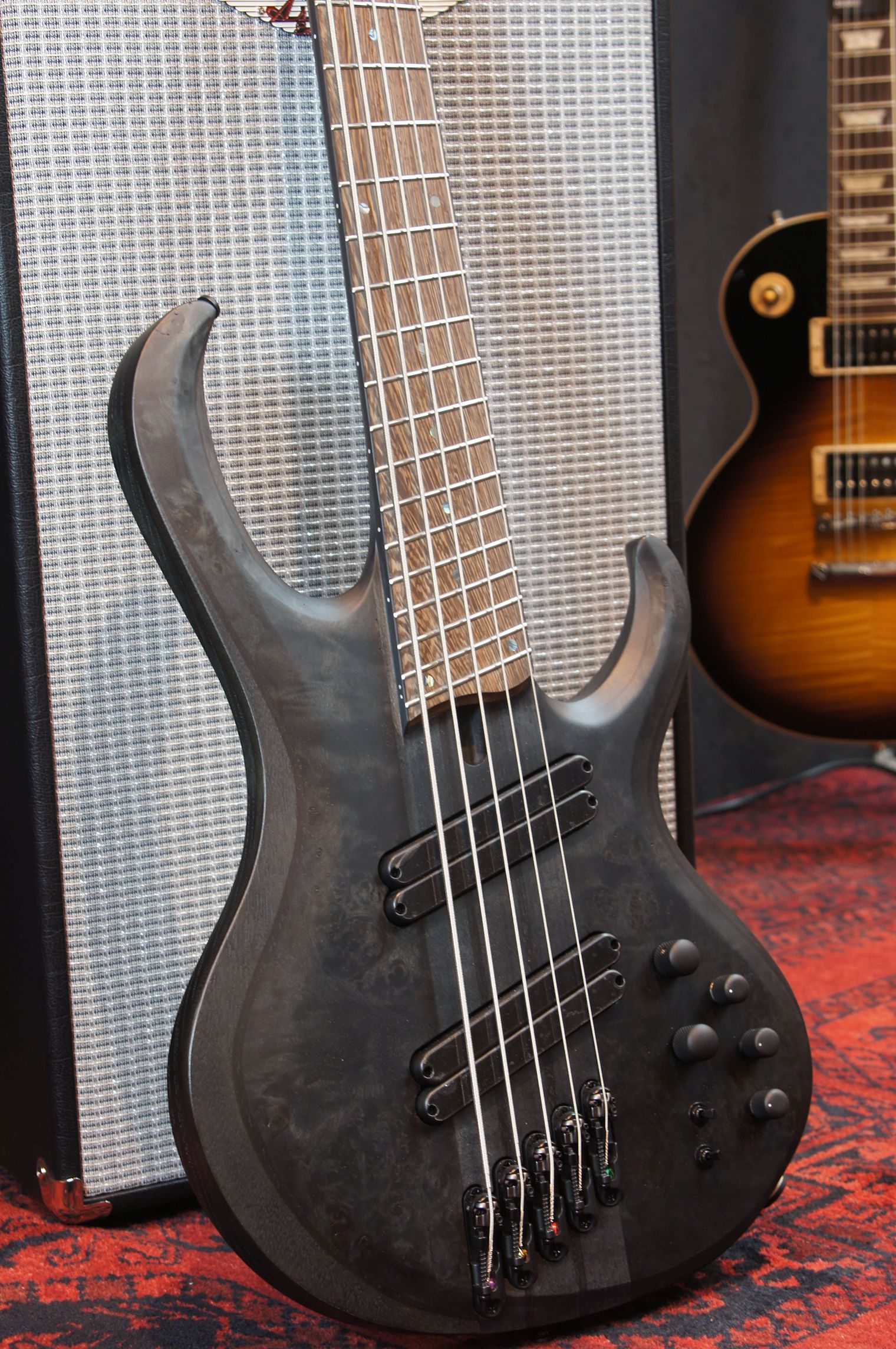 IBANEZ BTB805MS-TGF 5-String Multiscale Transparent Gray Flat inklusive Case