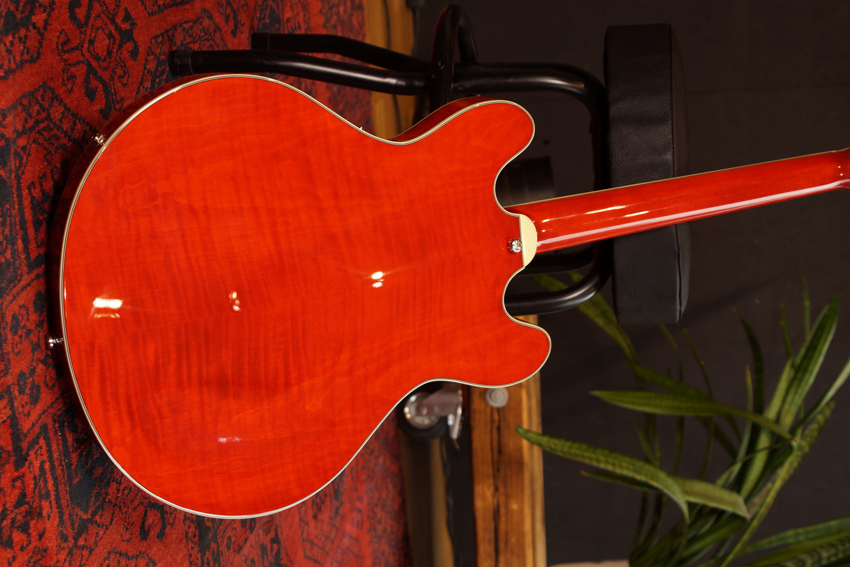 Eastman T486 Cherry Red - inklusive Case
