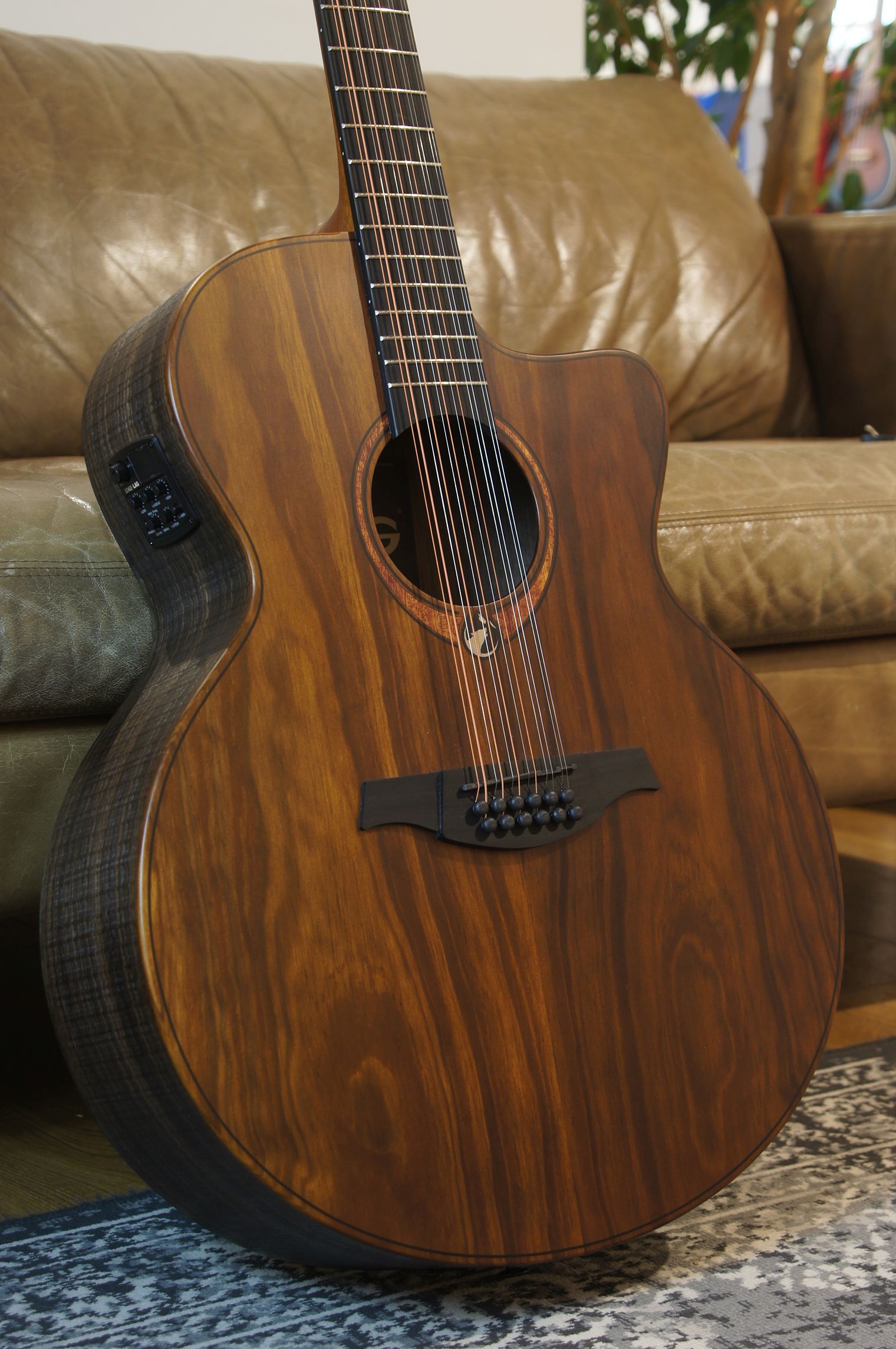 LAG - GLA SAUVAGE-J12CE