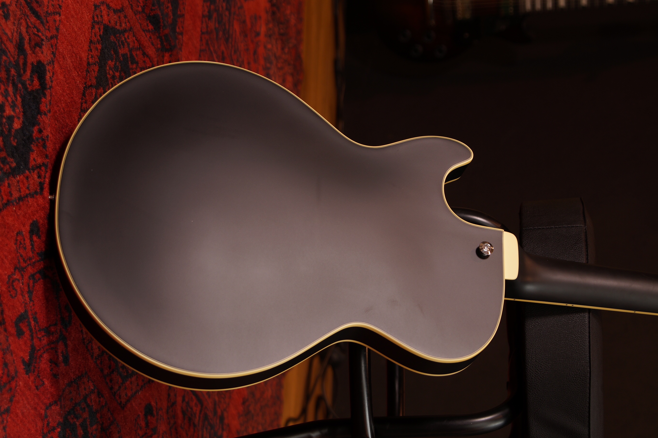 IBANEZ Artcore 4-Str Black Flat Semi Hollow Body