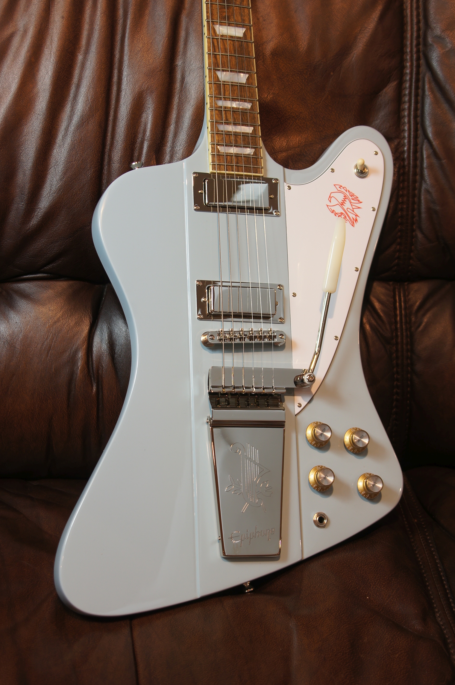 Epiphone 1963 Firebird V Maestro Vibrola Frost Blue inklusive Hard Case