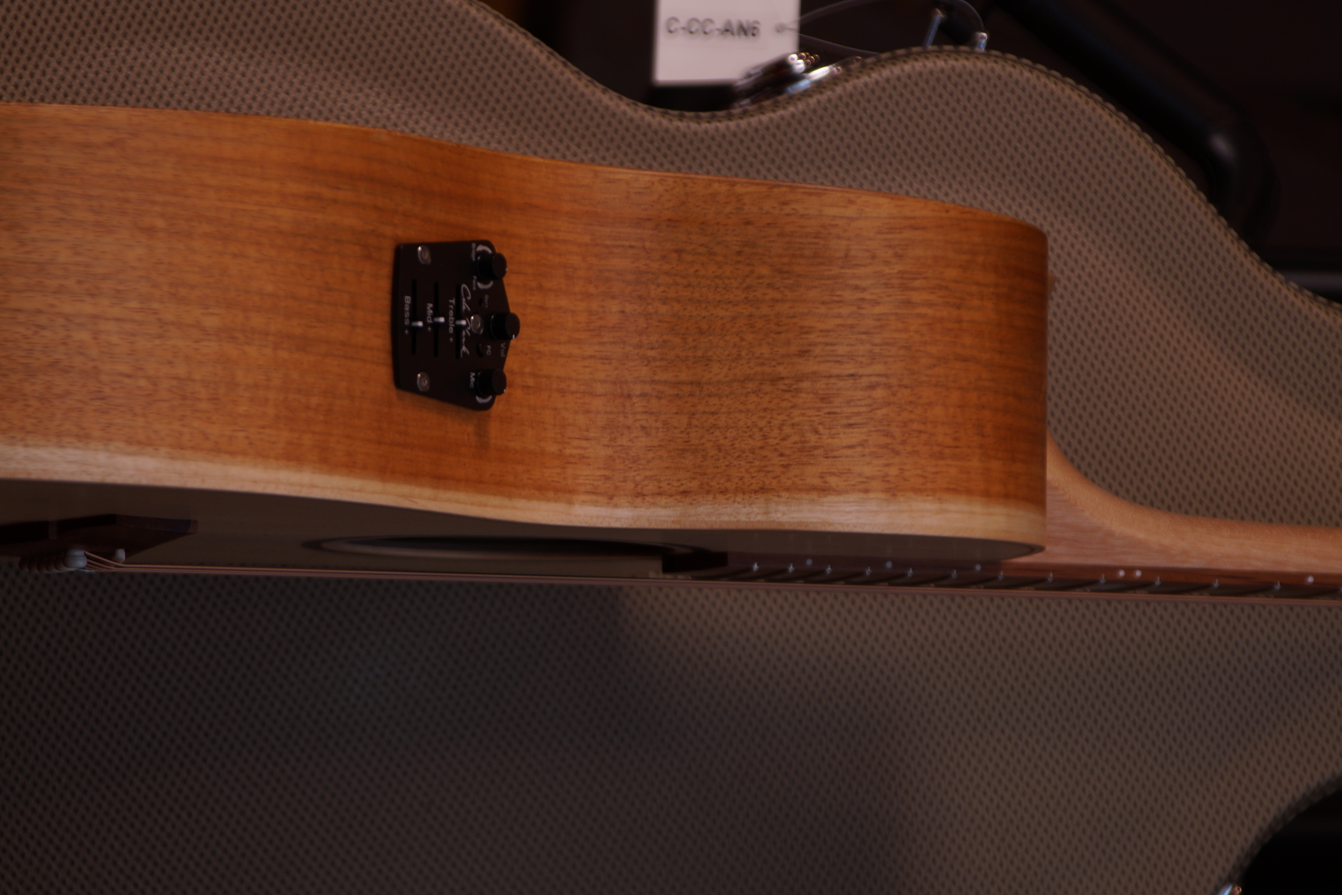 Cole Clark Maneli Jamal Signature Model AN2EC-BB-MJ