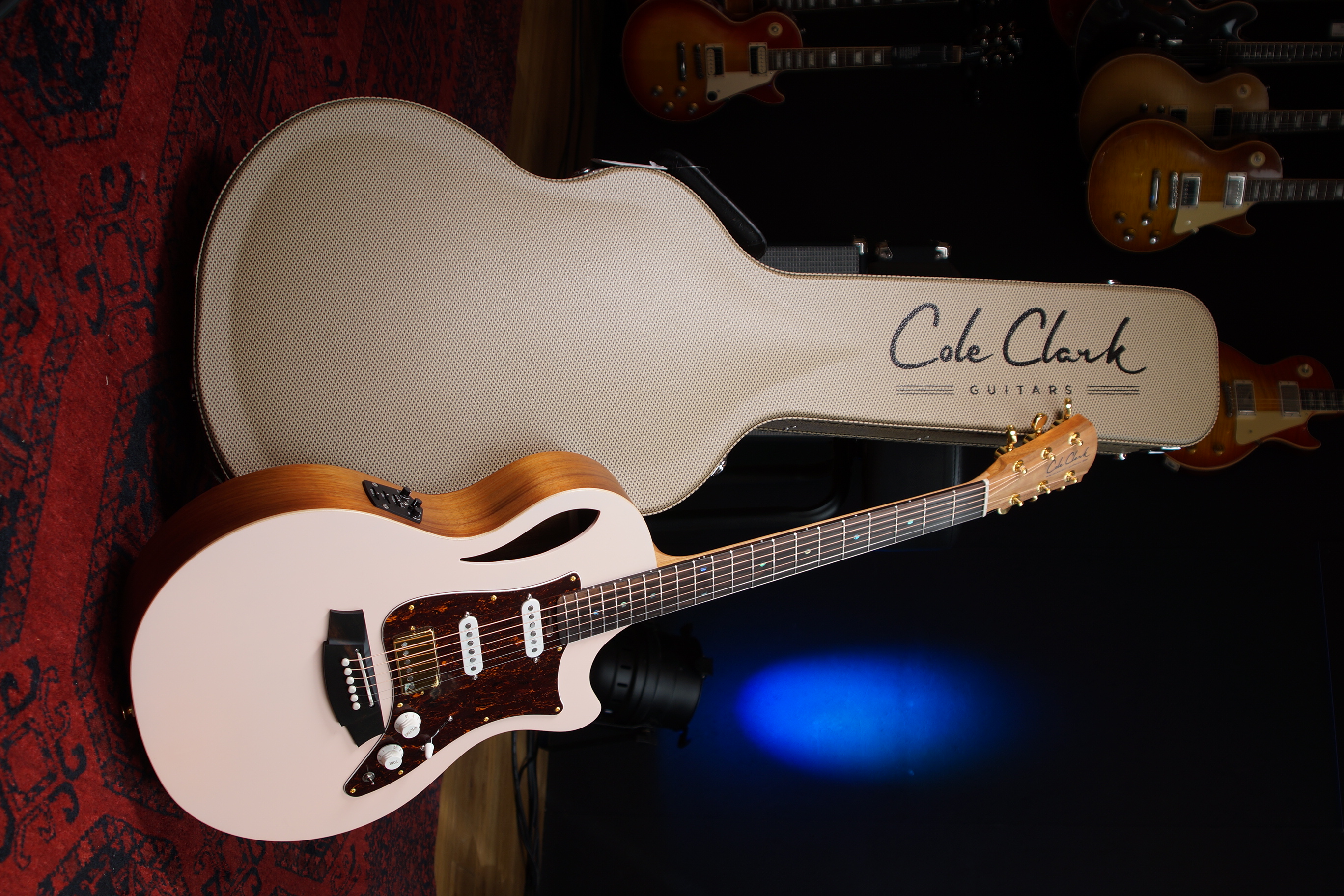 Cole Clark True Hybrid Thin - TL2EC-BLBL-HSS-PNK