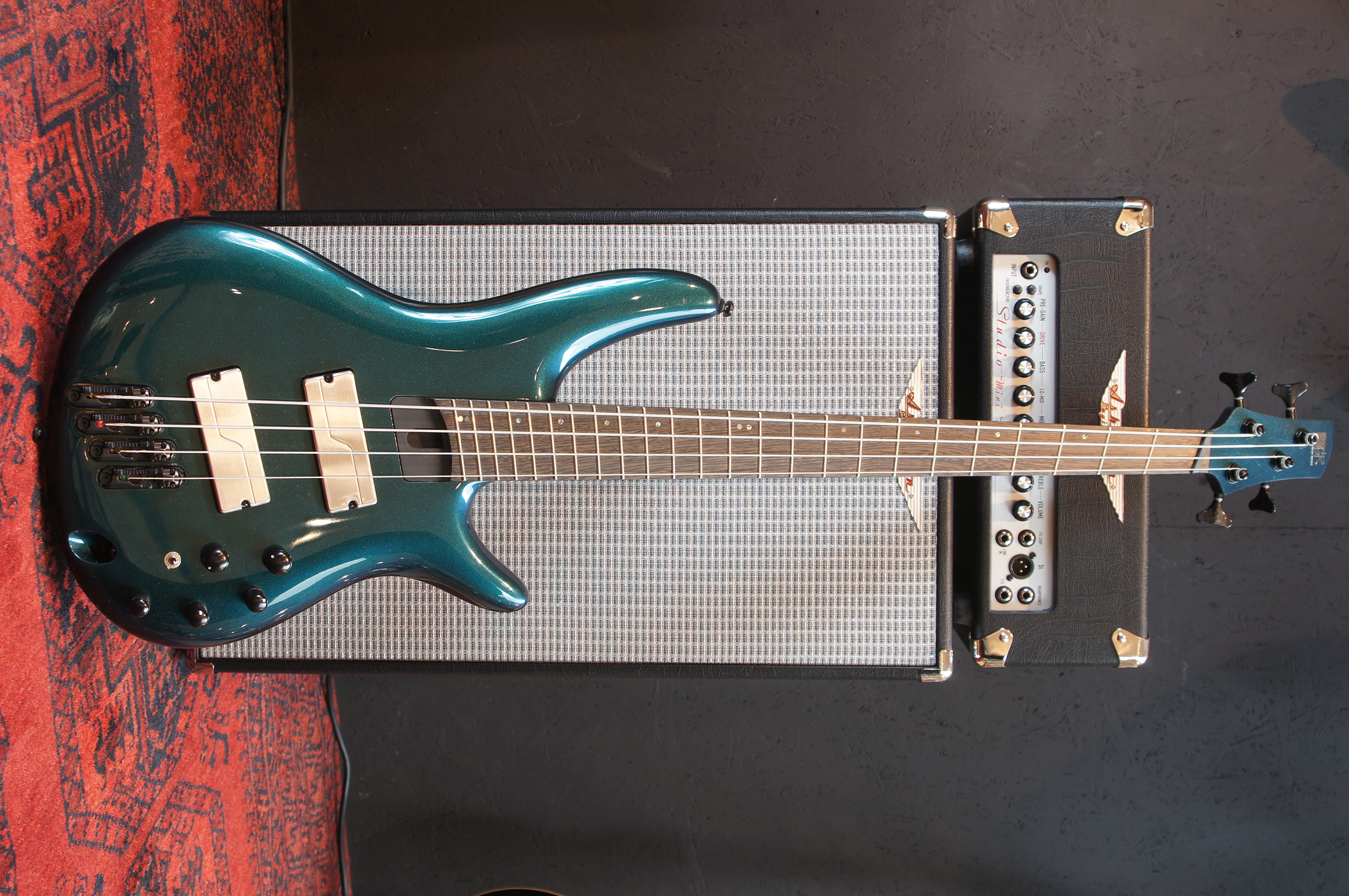 IBANEZ Bass Workshop 4-Str Blue Chameleon Multi Scale - B-Stock