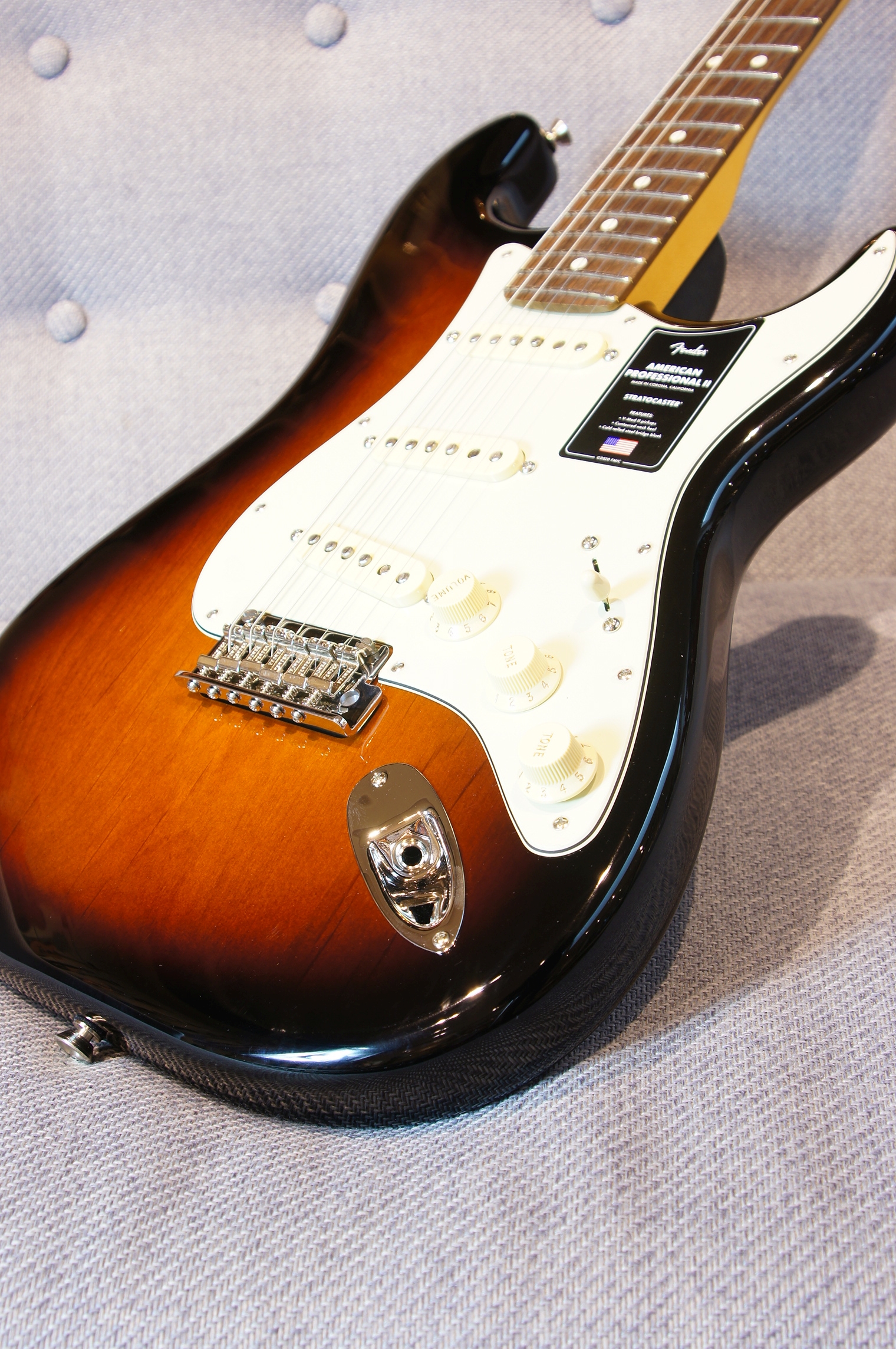 Fender American Professional II Stratocaster®, Anniversary 2-Color RW