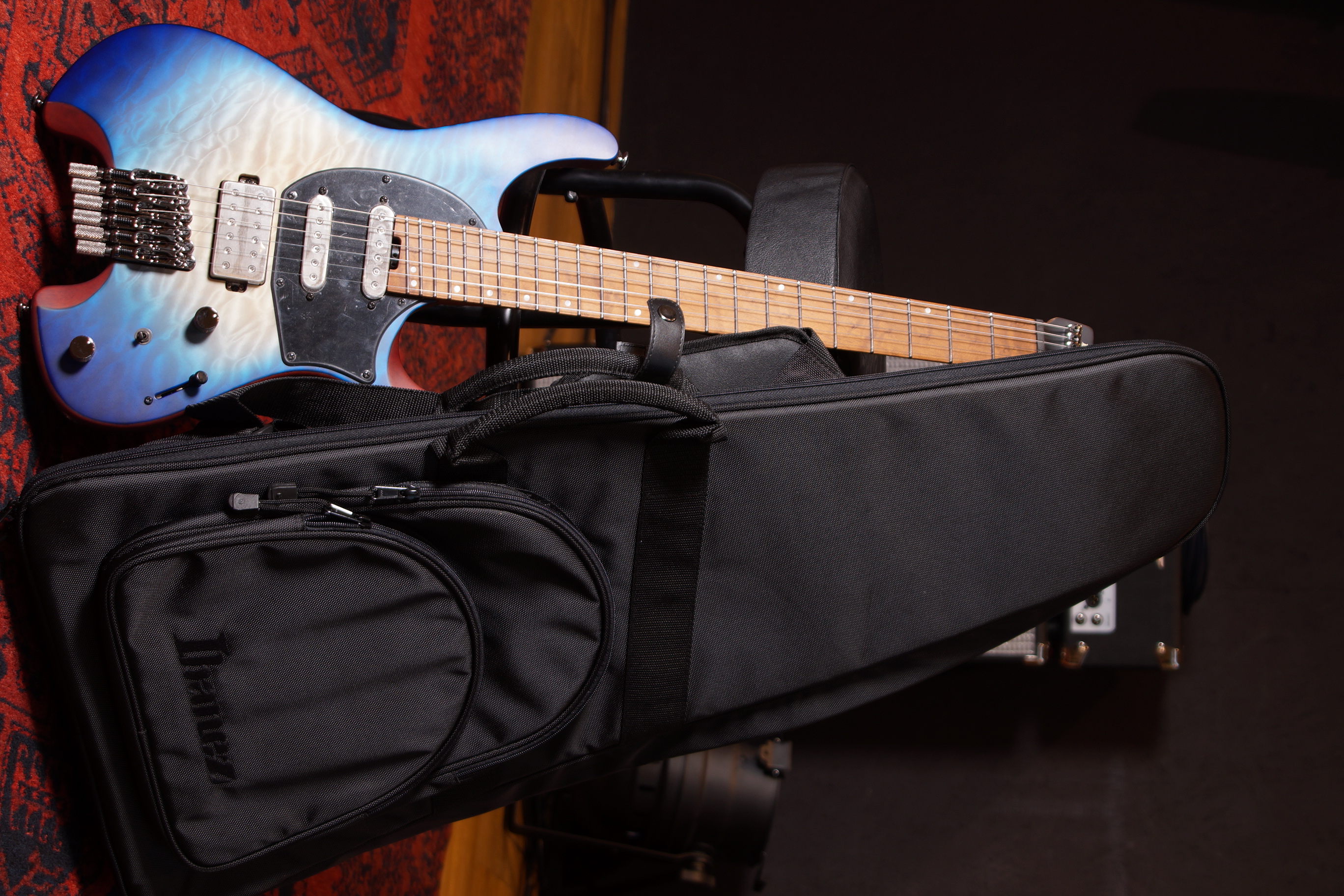 Ibanez QX54QM-BSM Quest Series E-Gitarre 6 String - Blue Sphere Burst Matte + Gigbag - B-Stock