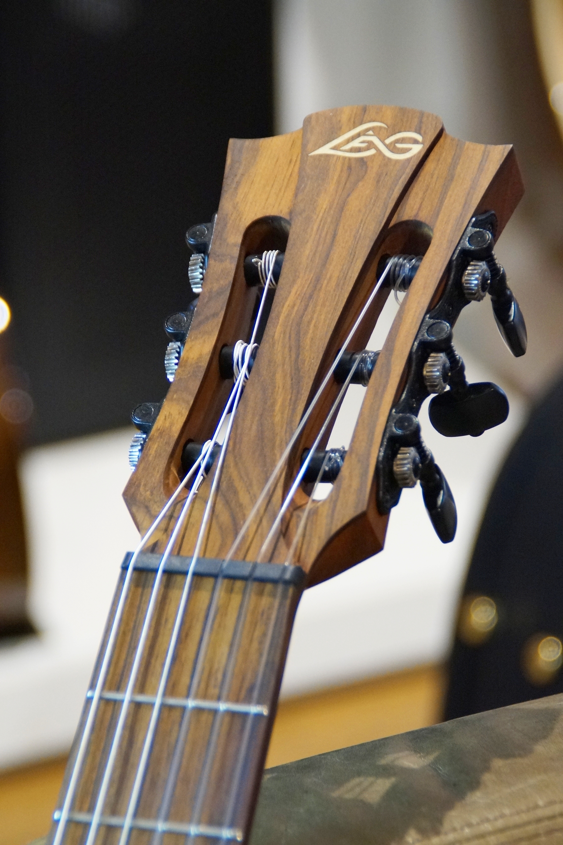 LÂG - GLA OC170CE Konzertgitarre mit Pickup