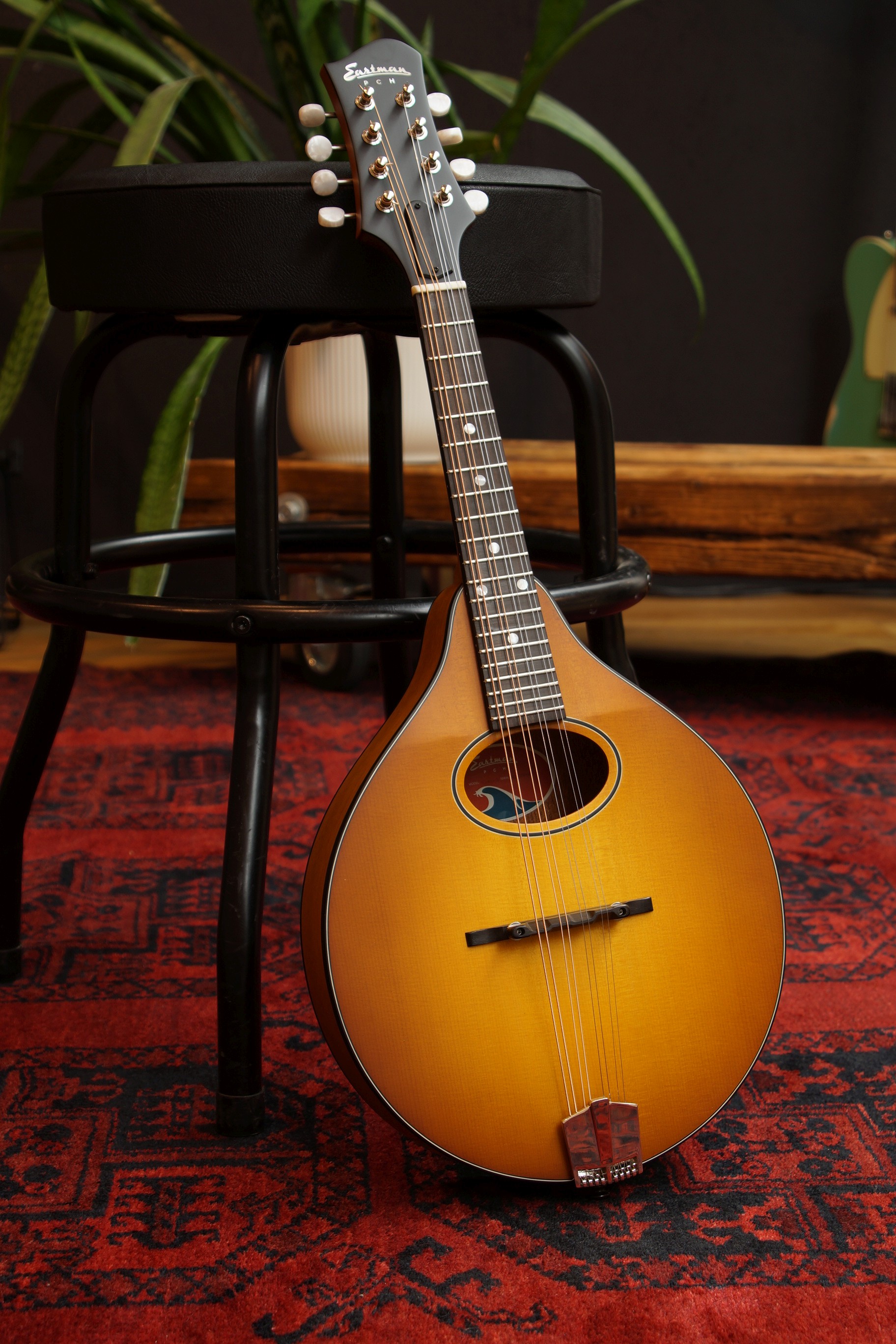 Eastman PCH-M104-GB A-Style Mandoline Gold Burst inklusive Gigbag
