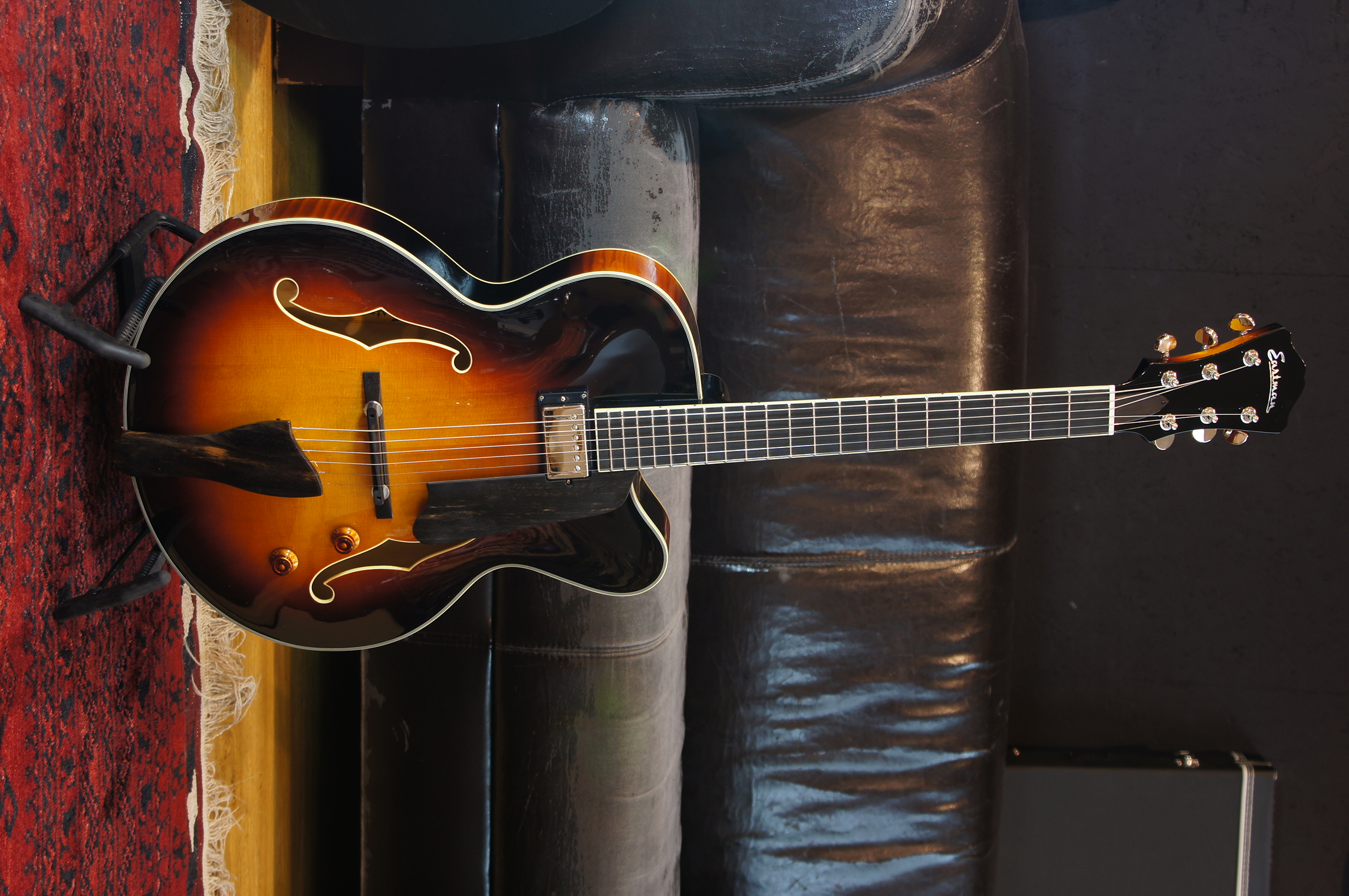 Eastman AR503CE Archtop Sunburst