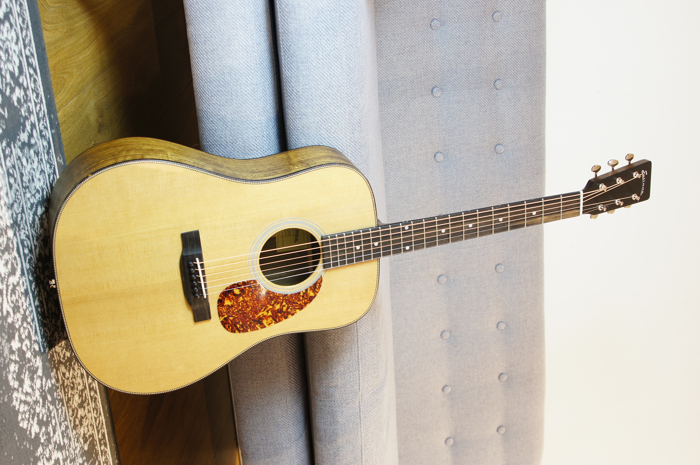 Eastman E3DE mit Tonabnehmer inklusive Gigbag